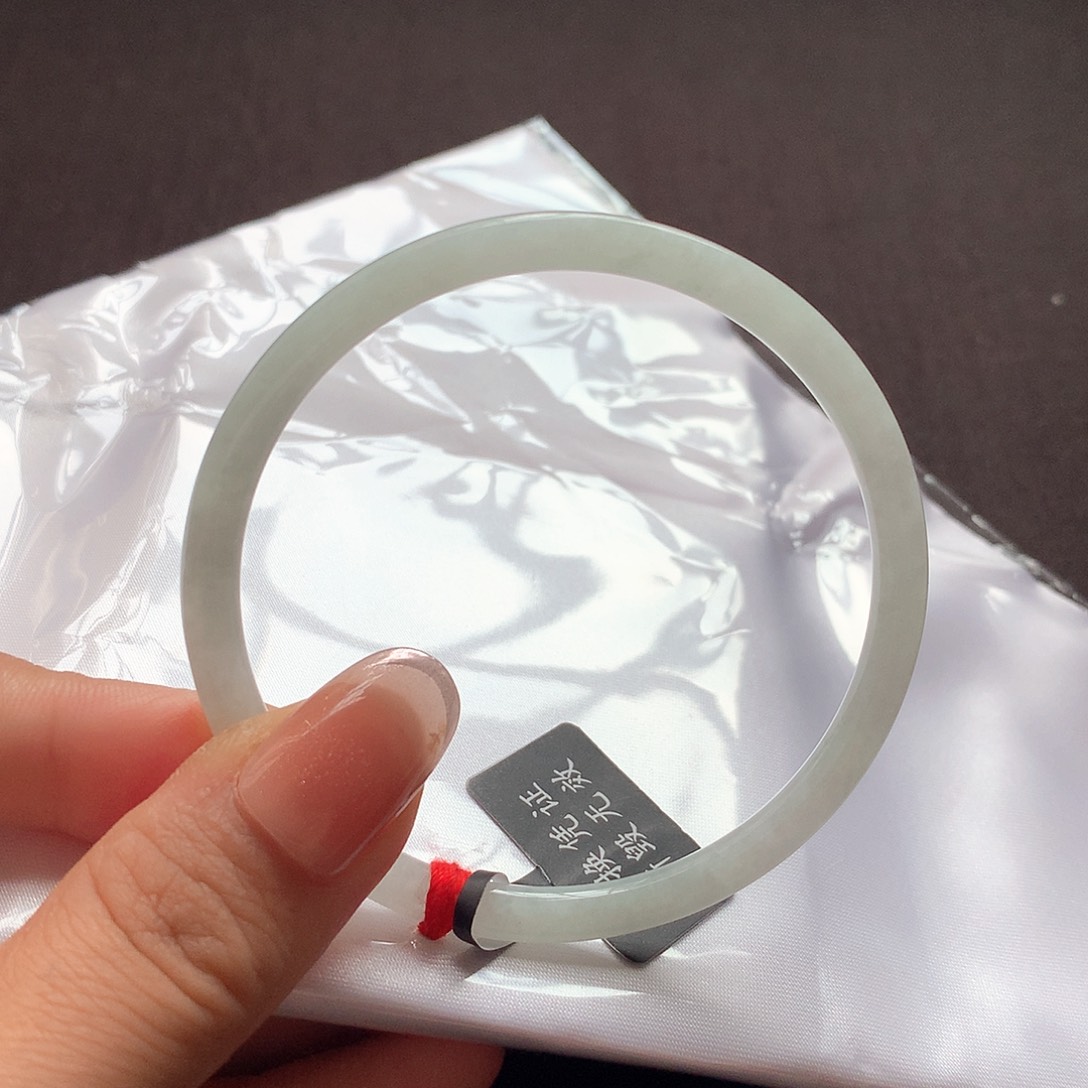 翡翠未镶嵌手镯55完美