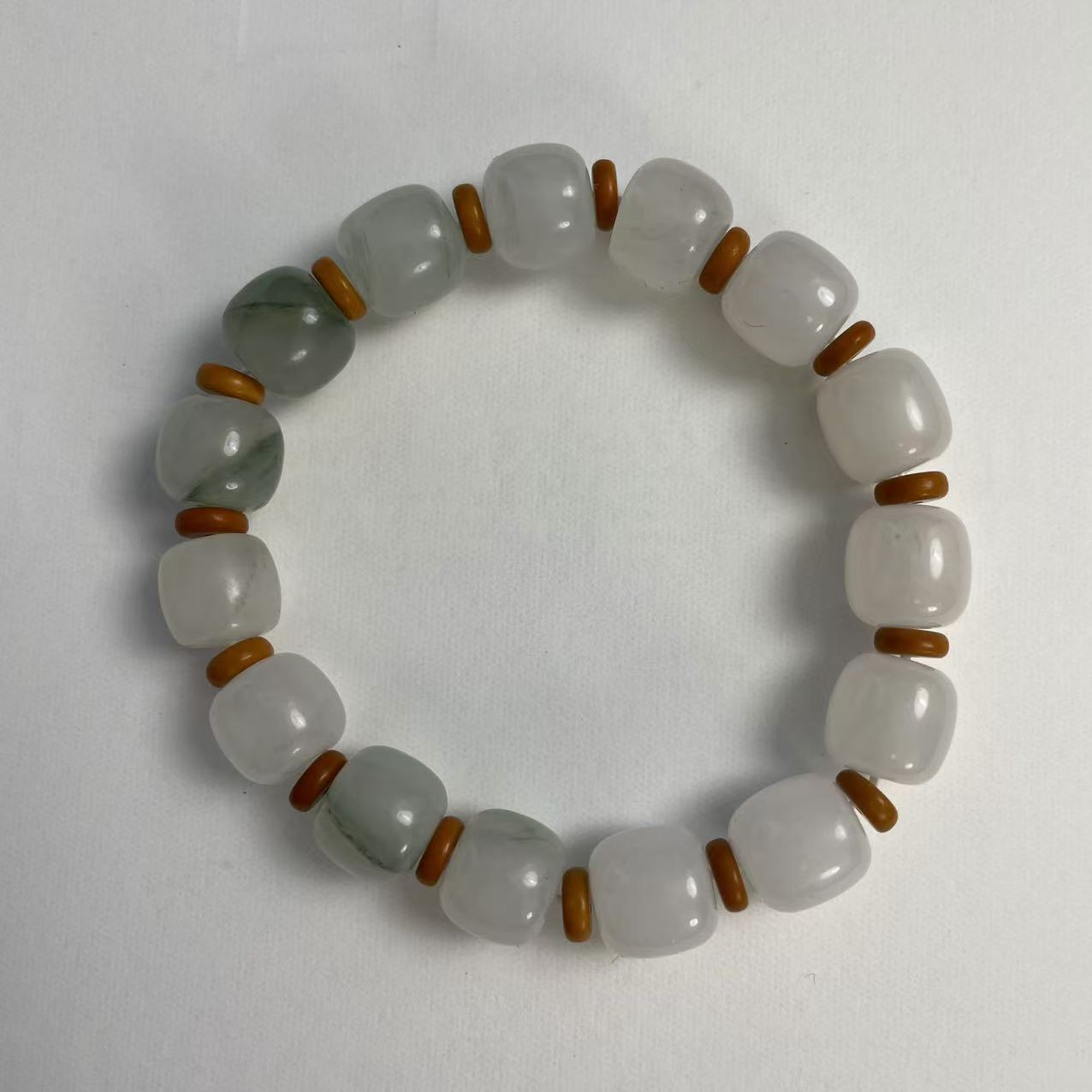 Y017新疆天山翠老型手串10+mm