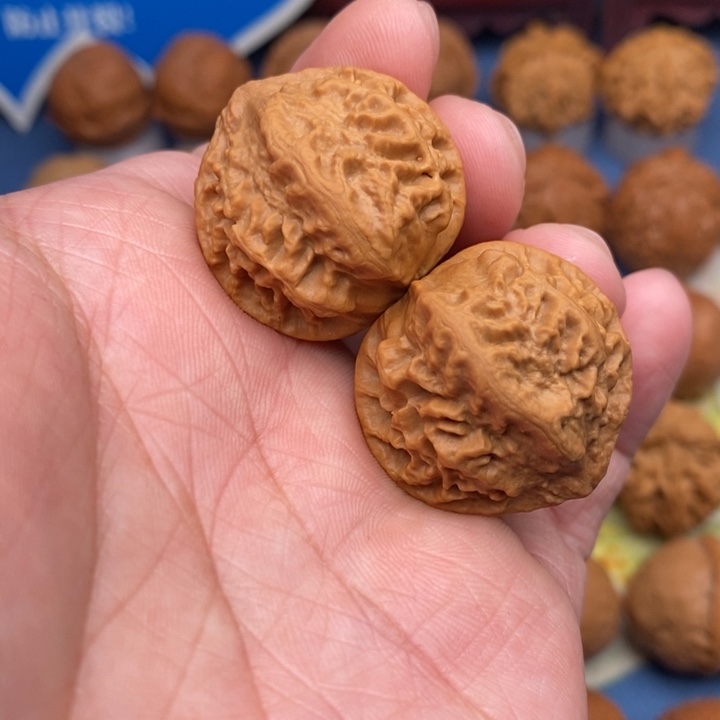 文玩核桃把件龙脊