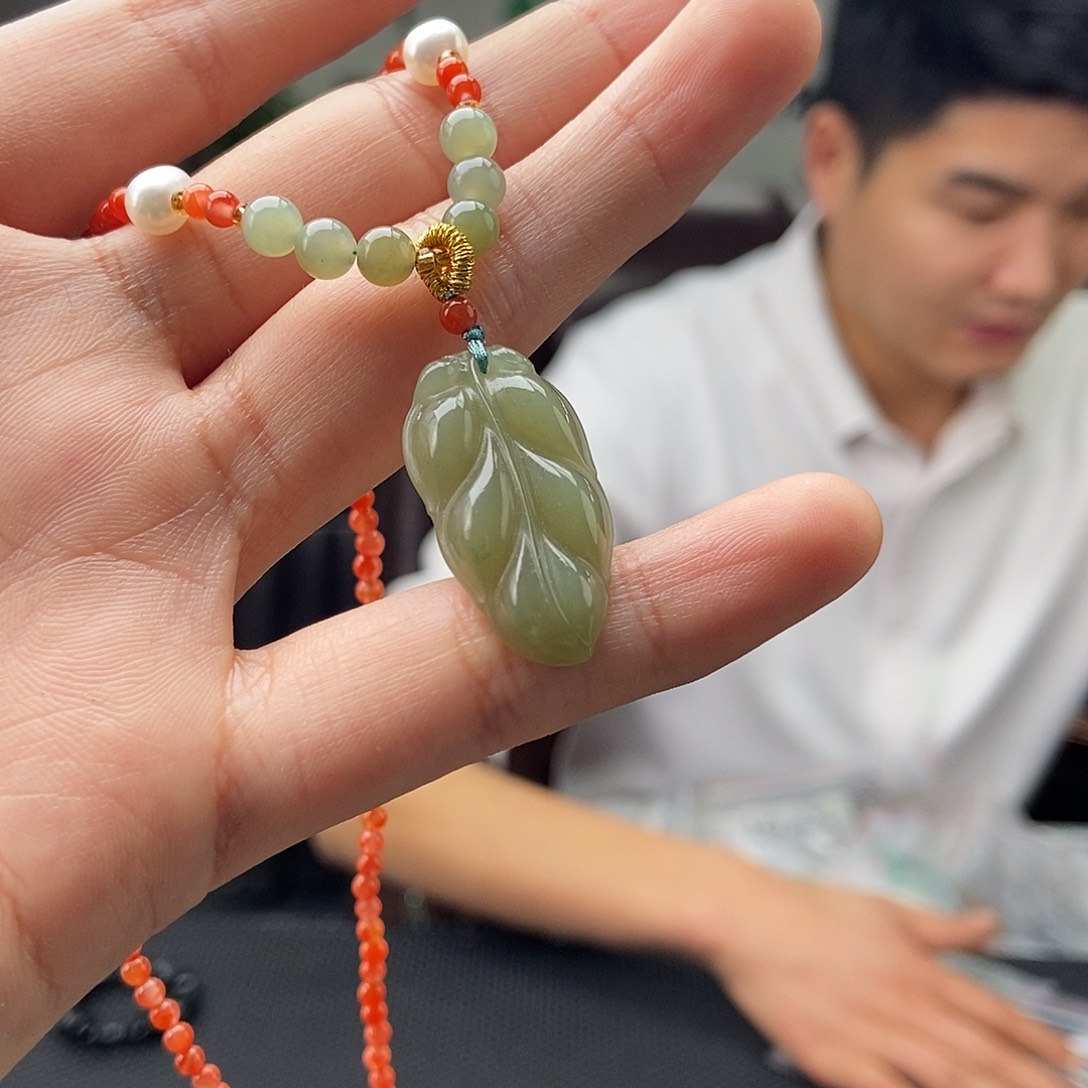 和田玉颜色多样性发拍一发一未镶嵌