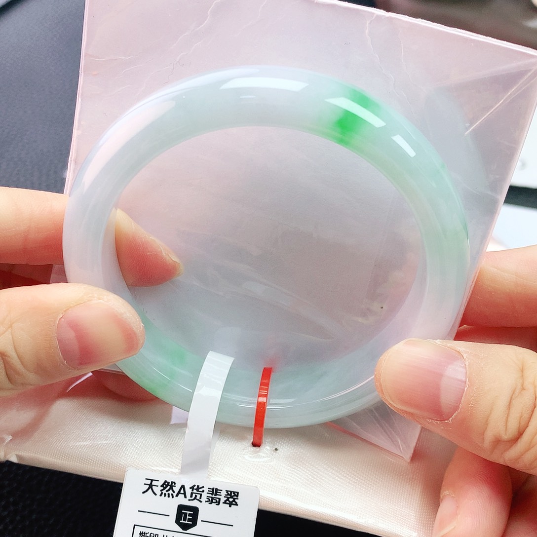 未镶嵌手镯翡翠L**?56圈