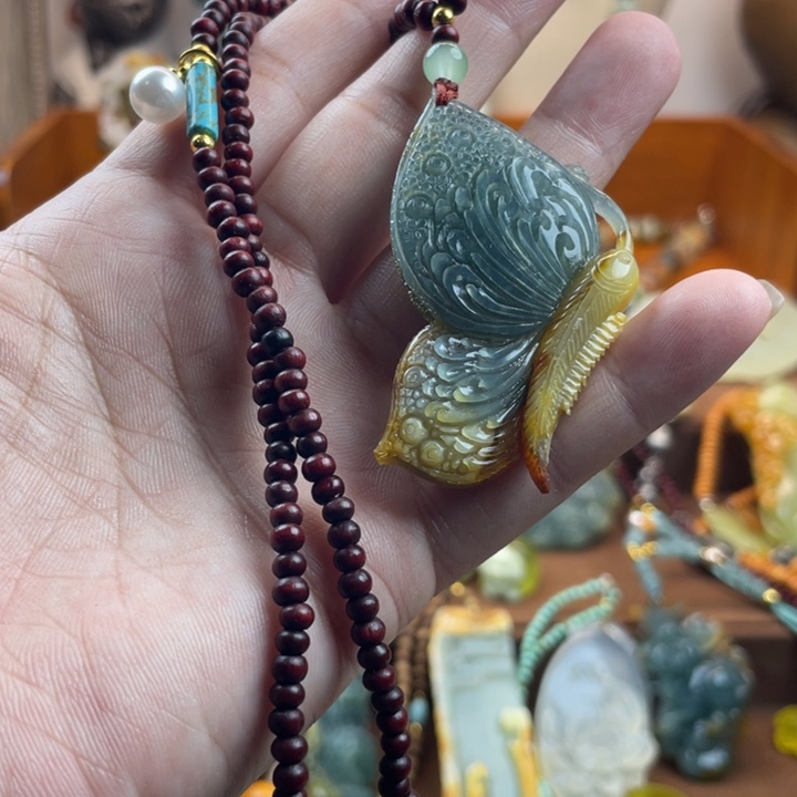 蛇纹石玉未镶嵌吊坠