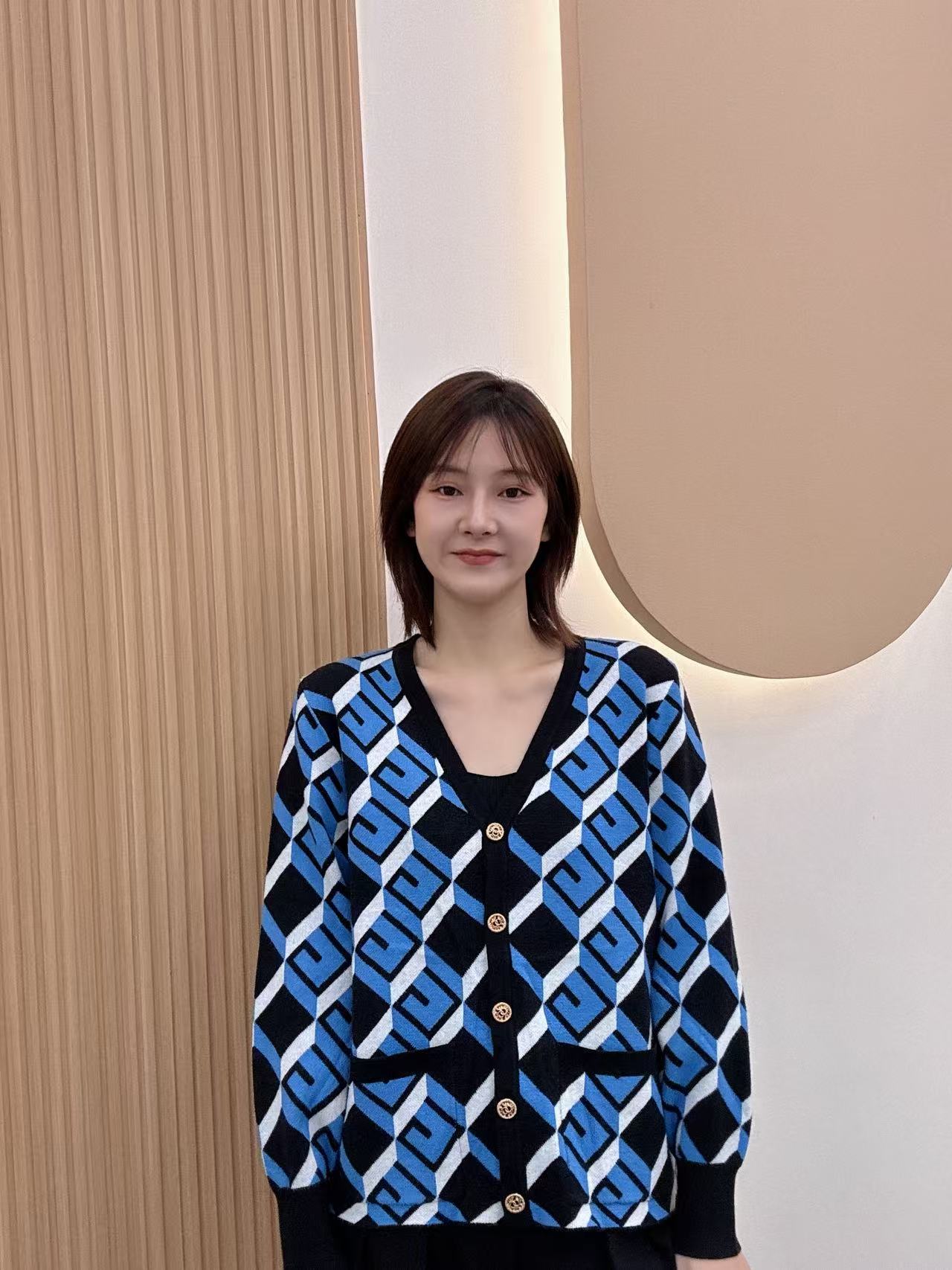 秋款减龄时尚菱格提花撞色圆领针织开衫6058