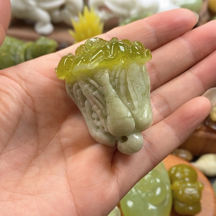 未镶嵌蛇纹石玉挂件