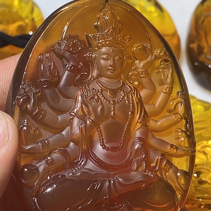 琥珀颈饰未镶嵌一