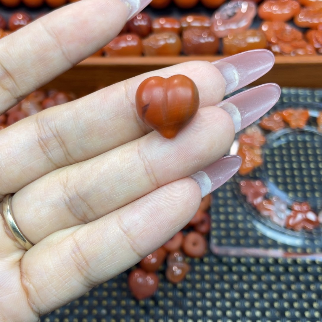 南红玛瑙未镶嵌颈饰屁桃