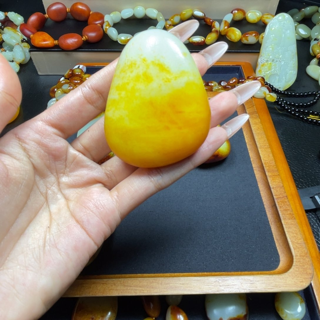 颈饰未镶嵌和田玉