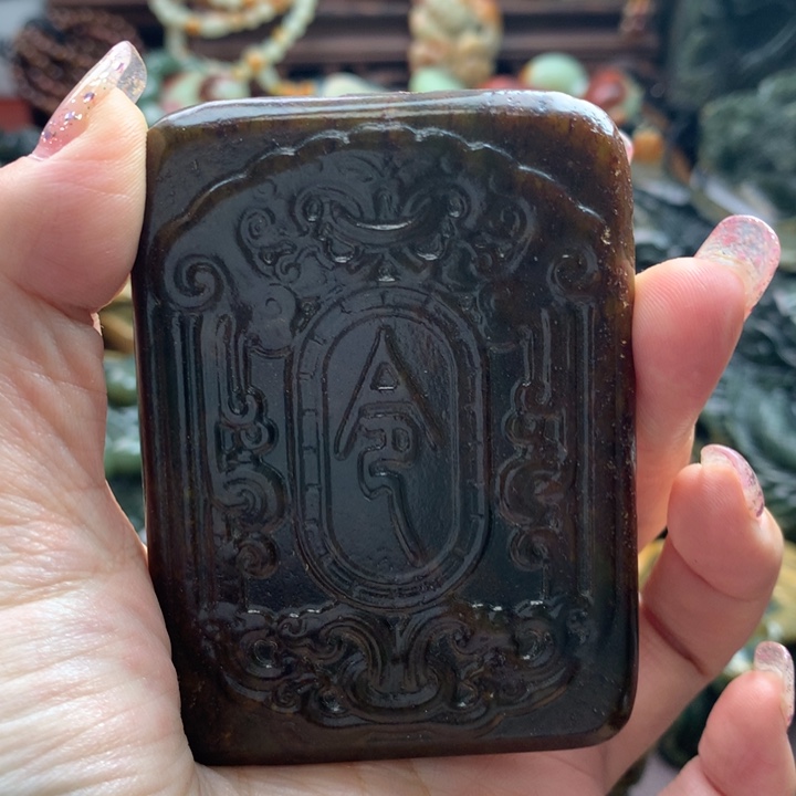 透闪石质玉把件未镶嵌