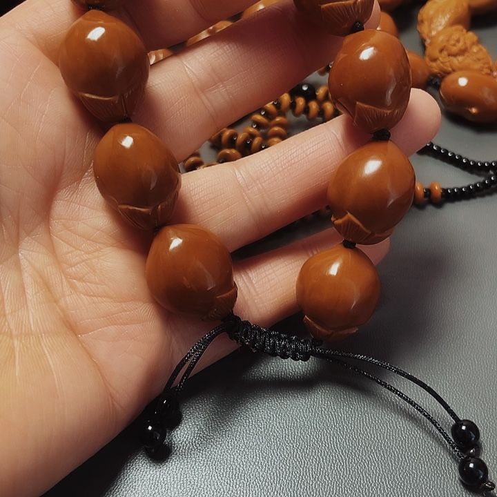 寿桃，橄榄核雕工艺