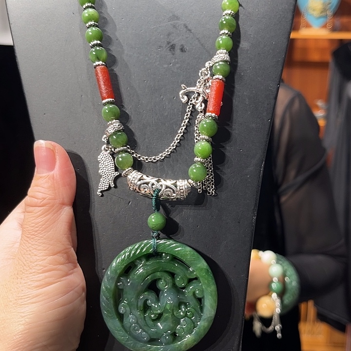 颈饰未镶嵌和田玉