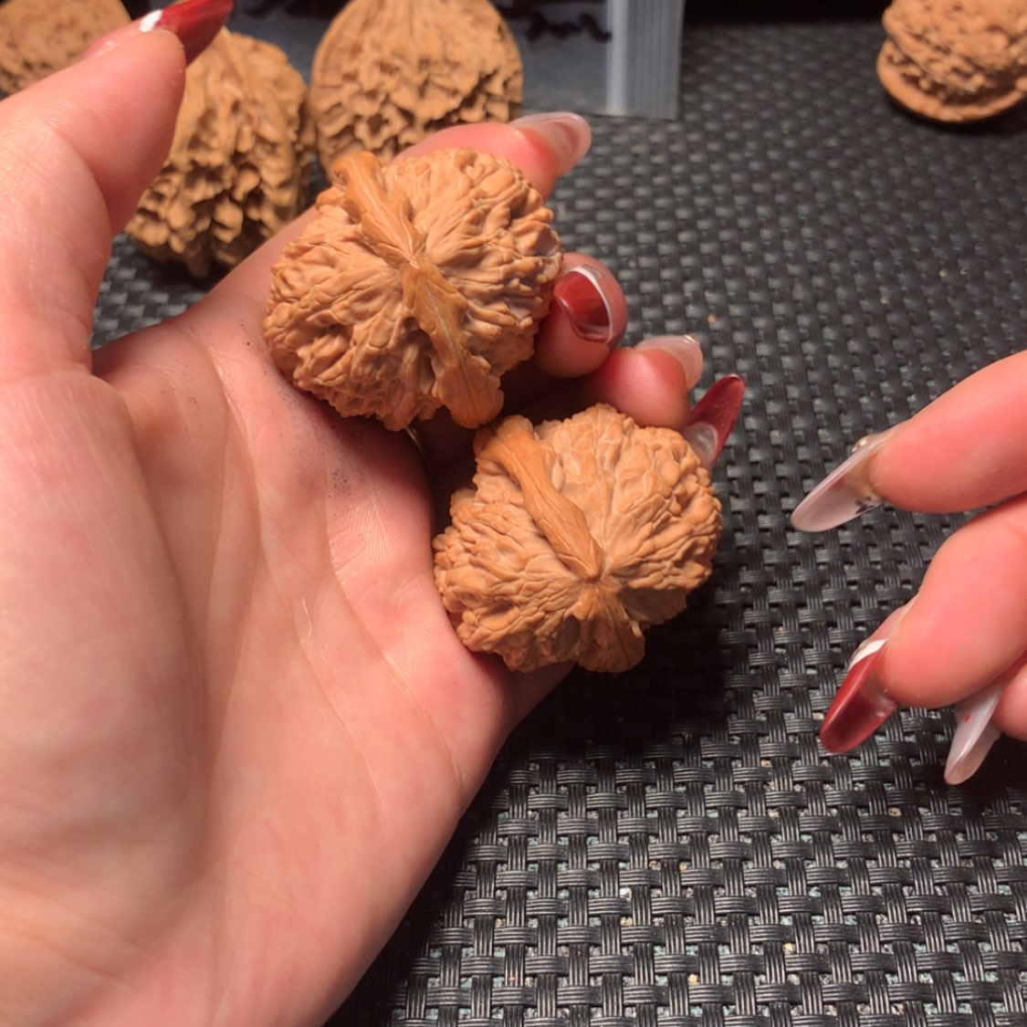 【闪购商品】文玩核桃吊坠三角白