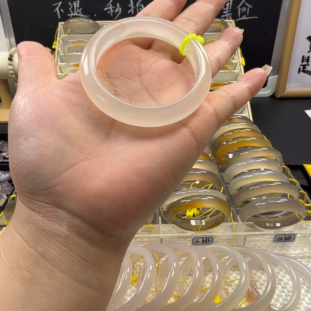 玛瑙/玉髓未镶嵌手镯