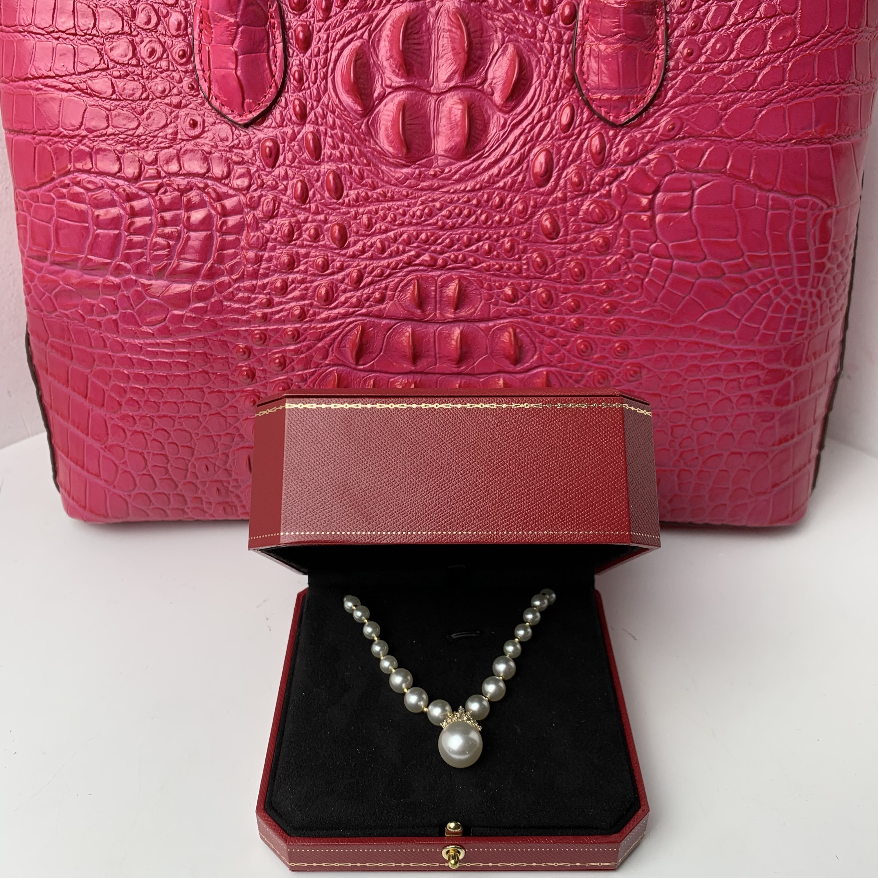 4147【香港联邦】白色气质优雅女士项链