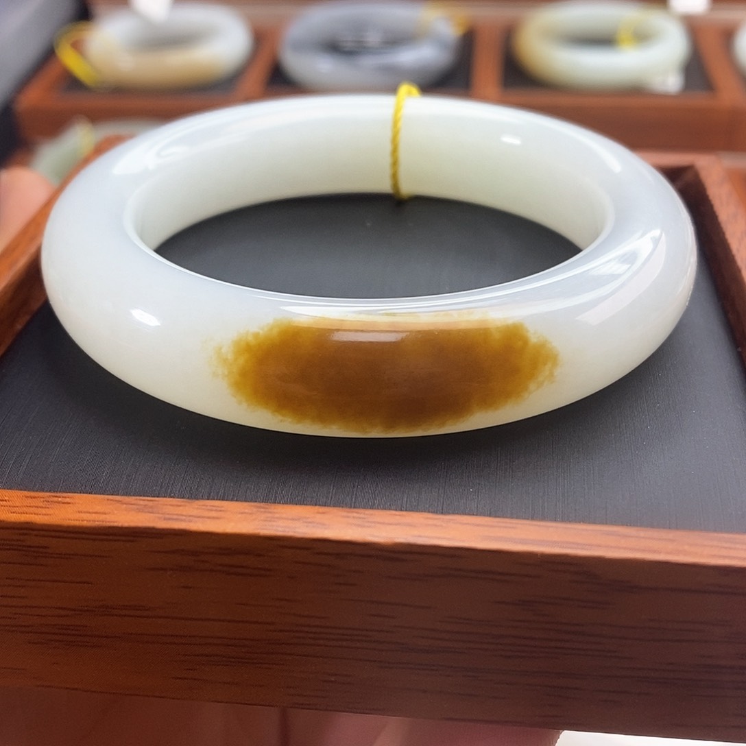 和田玉（糖玉）手镯未镶嵌
