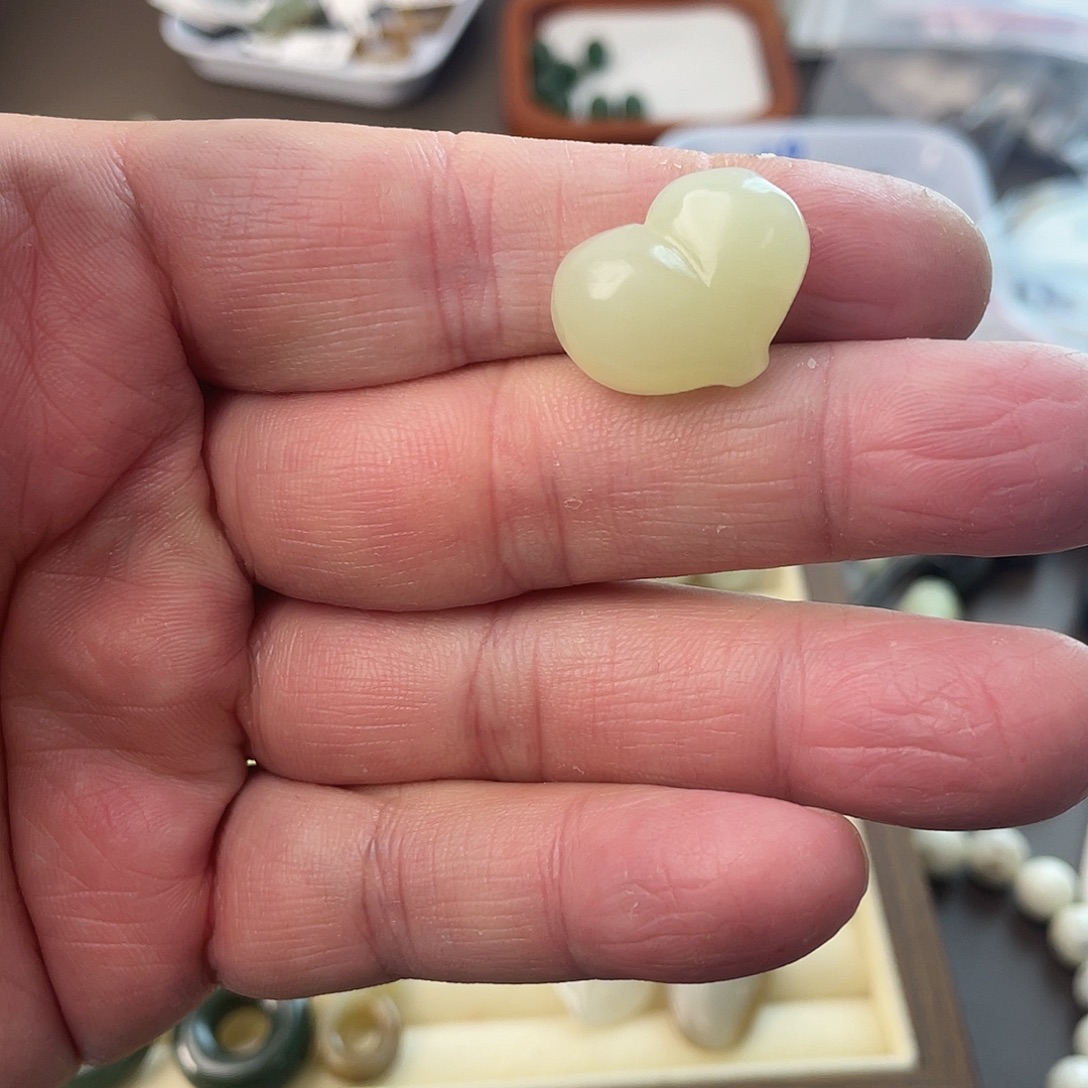 S***）和田玉未镶嵌颈饰