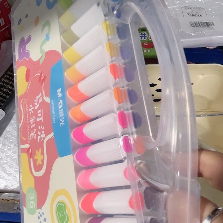 36色彩笔。           