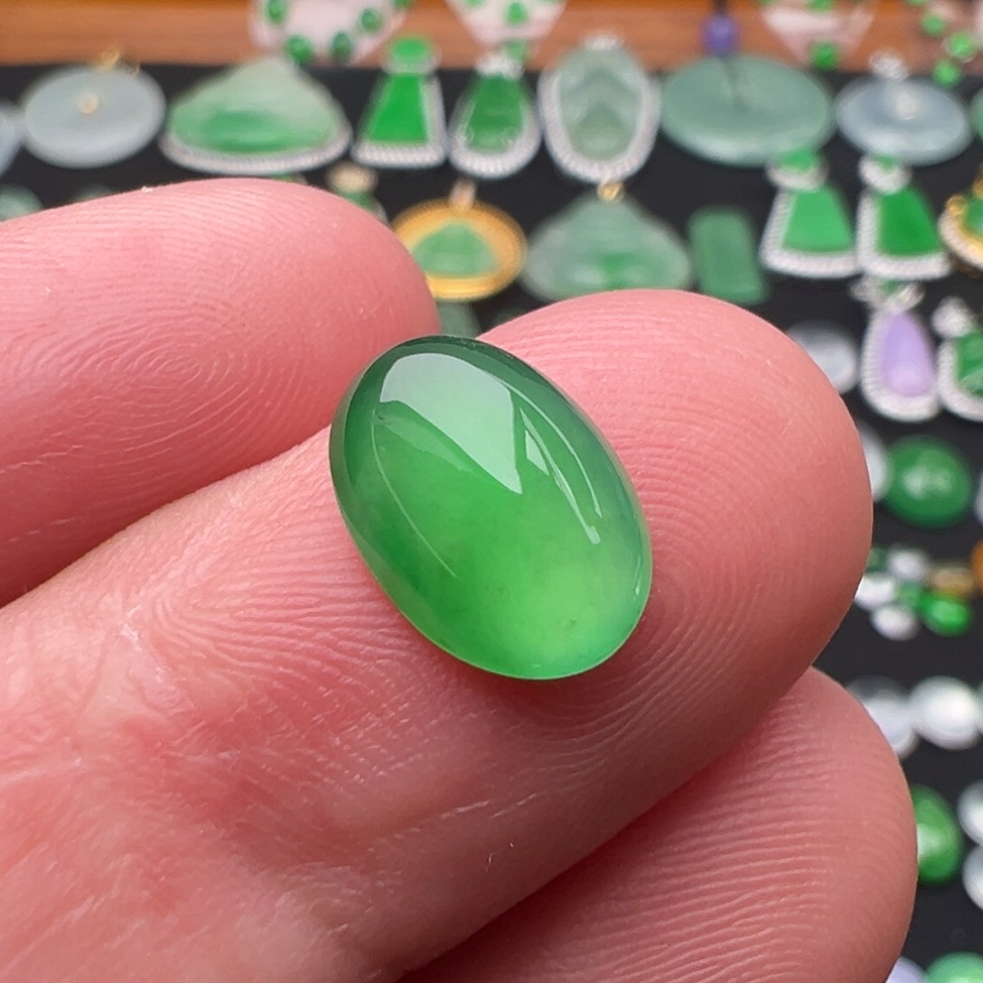 翡翠颈饰未镶嵌蛋面11.4