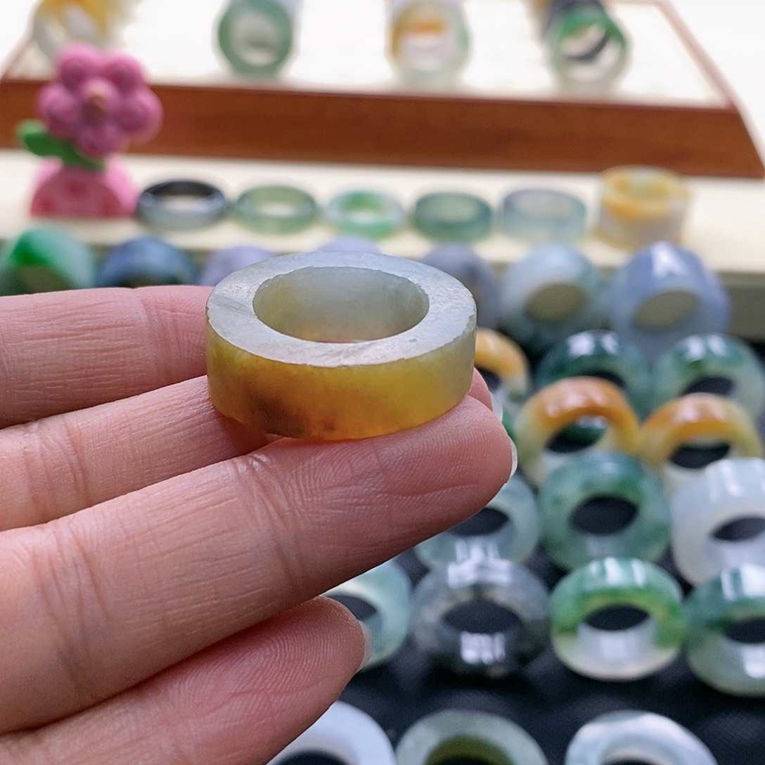 定制翡翠未镶嵌翡翠