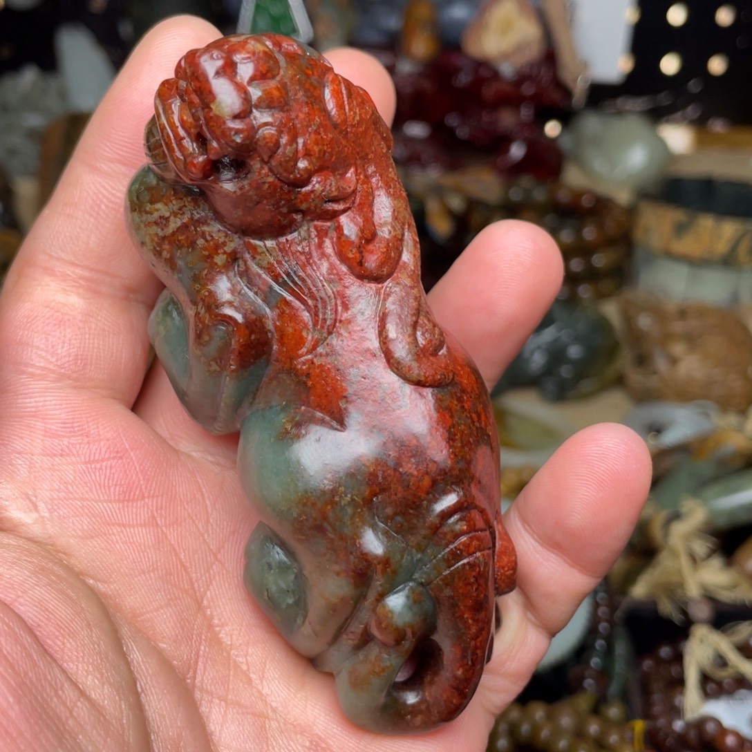 颈饰未镶嵌岫岩河磨玉（透闪石质玉）