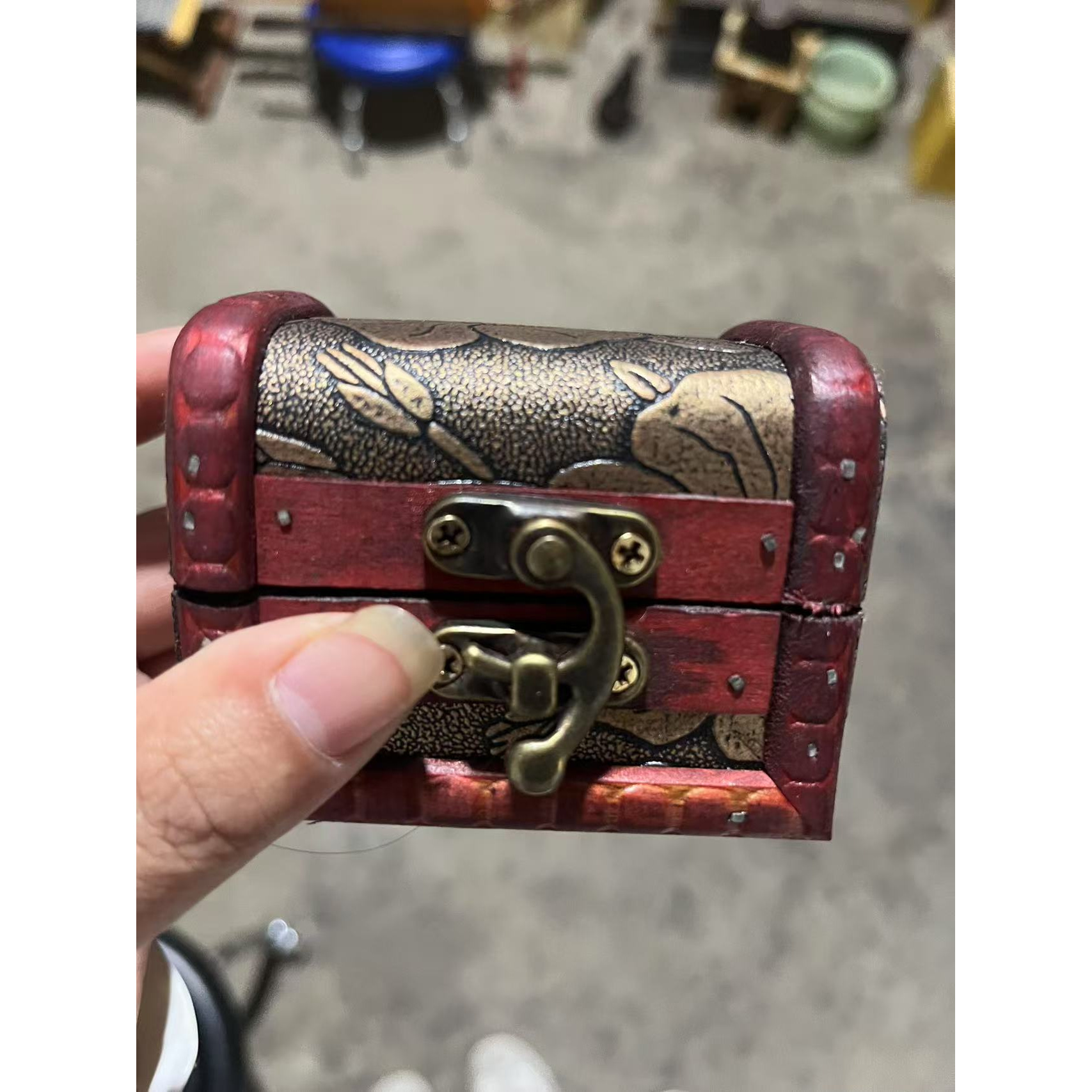精品摆件两个黄宝宝呆呆