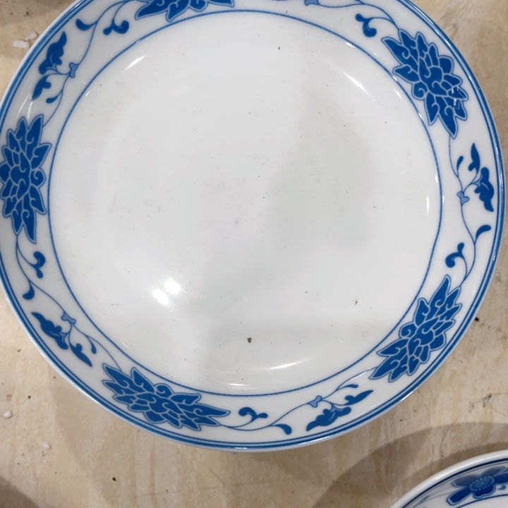 壶釉下青花瓷器的造型