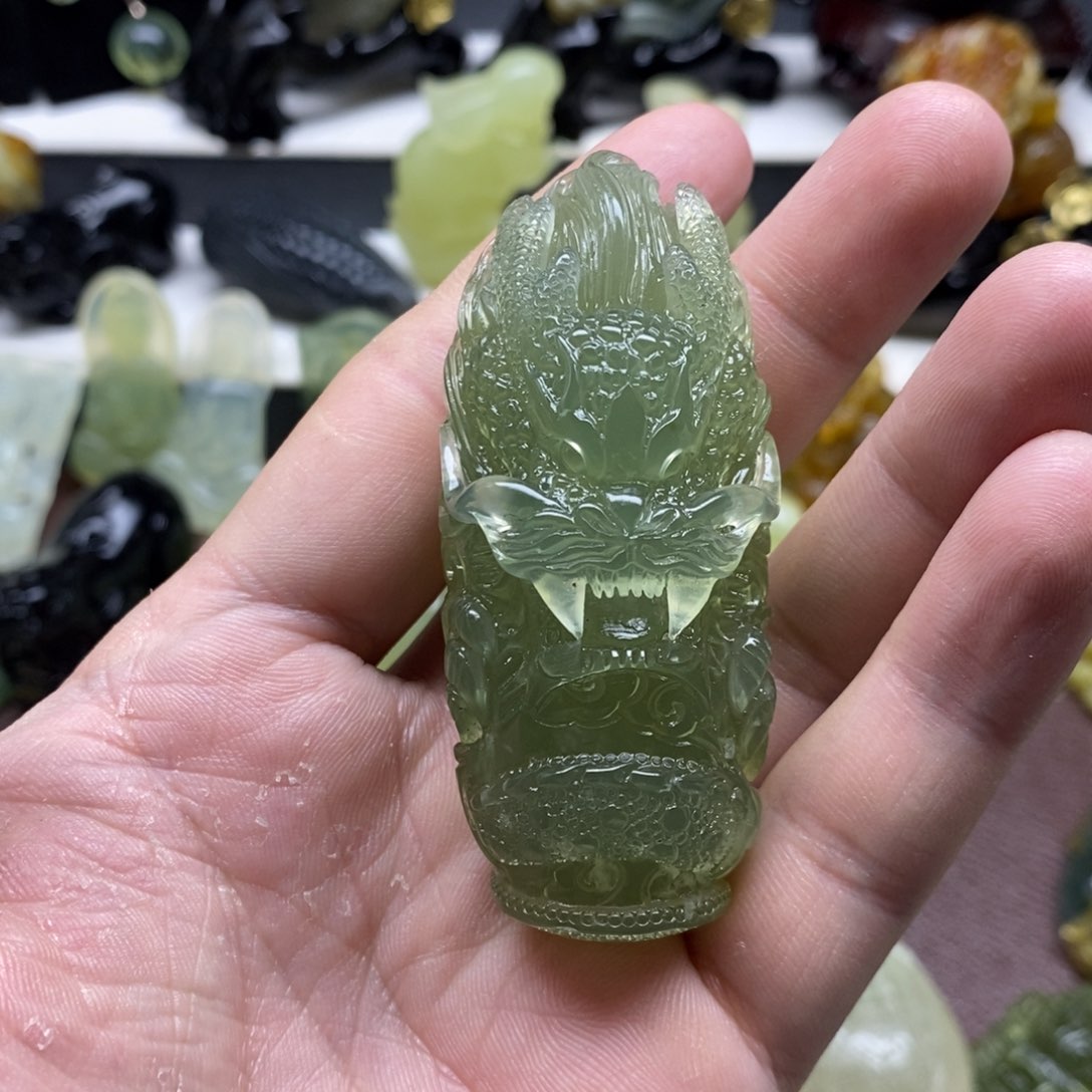 岫玉龙柱手把未镶嵌