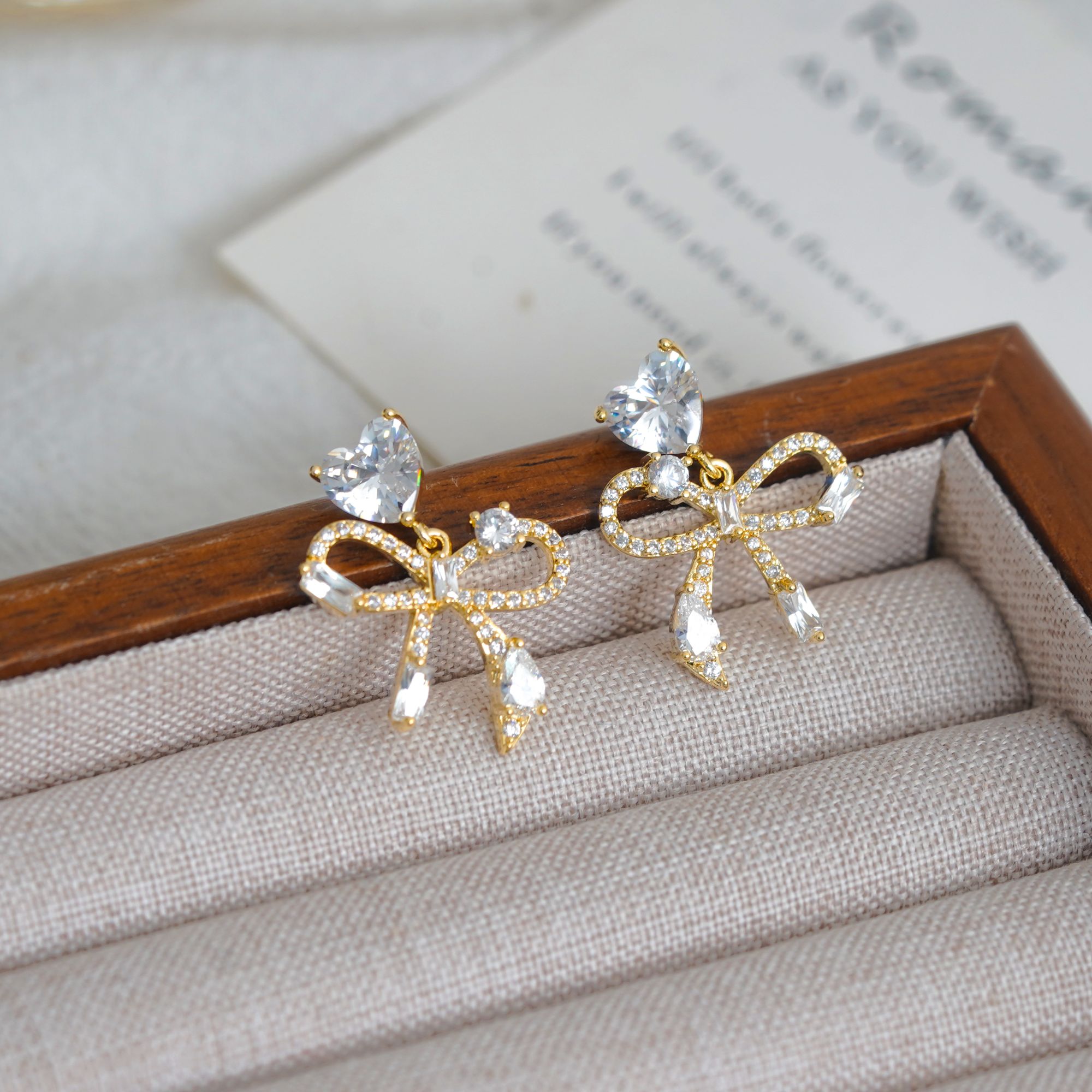 铜合金耳饰 甜美女金色公主风耳钉精致法式小巧轻奢百搭PT1868