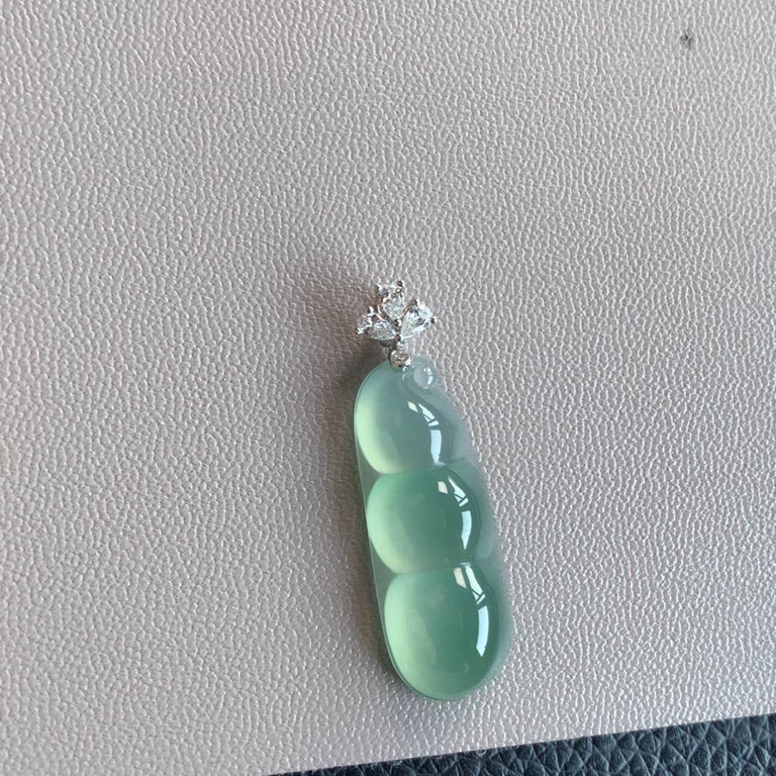 翡翠颈饰18K金镶嵌天然翡翠