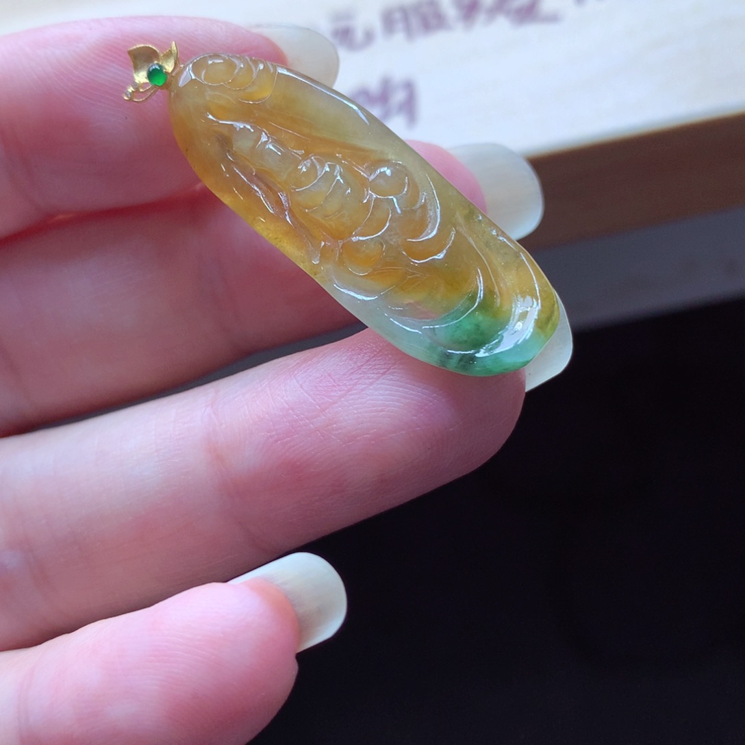 翡翠颈饰18K金镶嵌吊坠