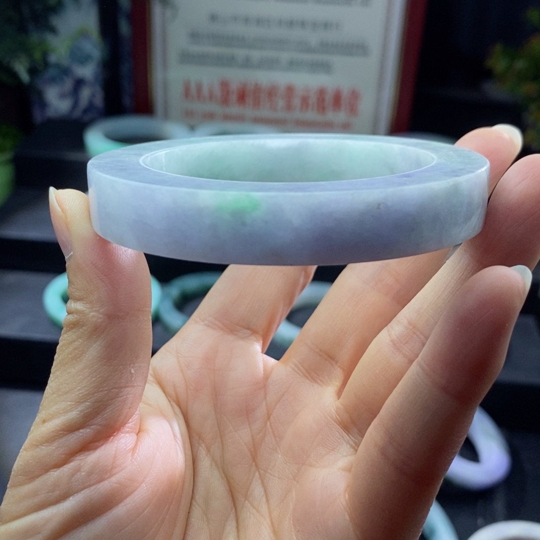 未镶嵌手镯定制翡翠