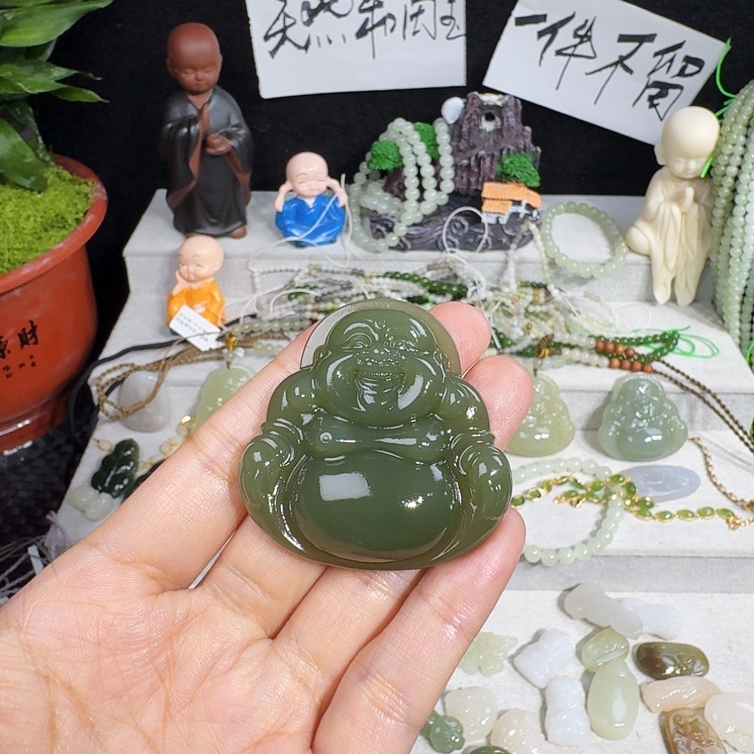 贞***贞和田玉未镶嵌颈饰