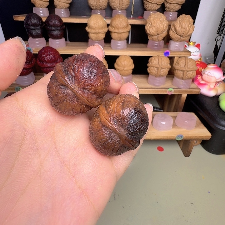 山***蛋吊坠文玩核桃36尺寸墨玉猫眼