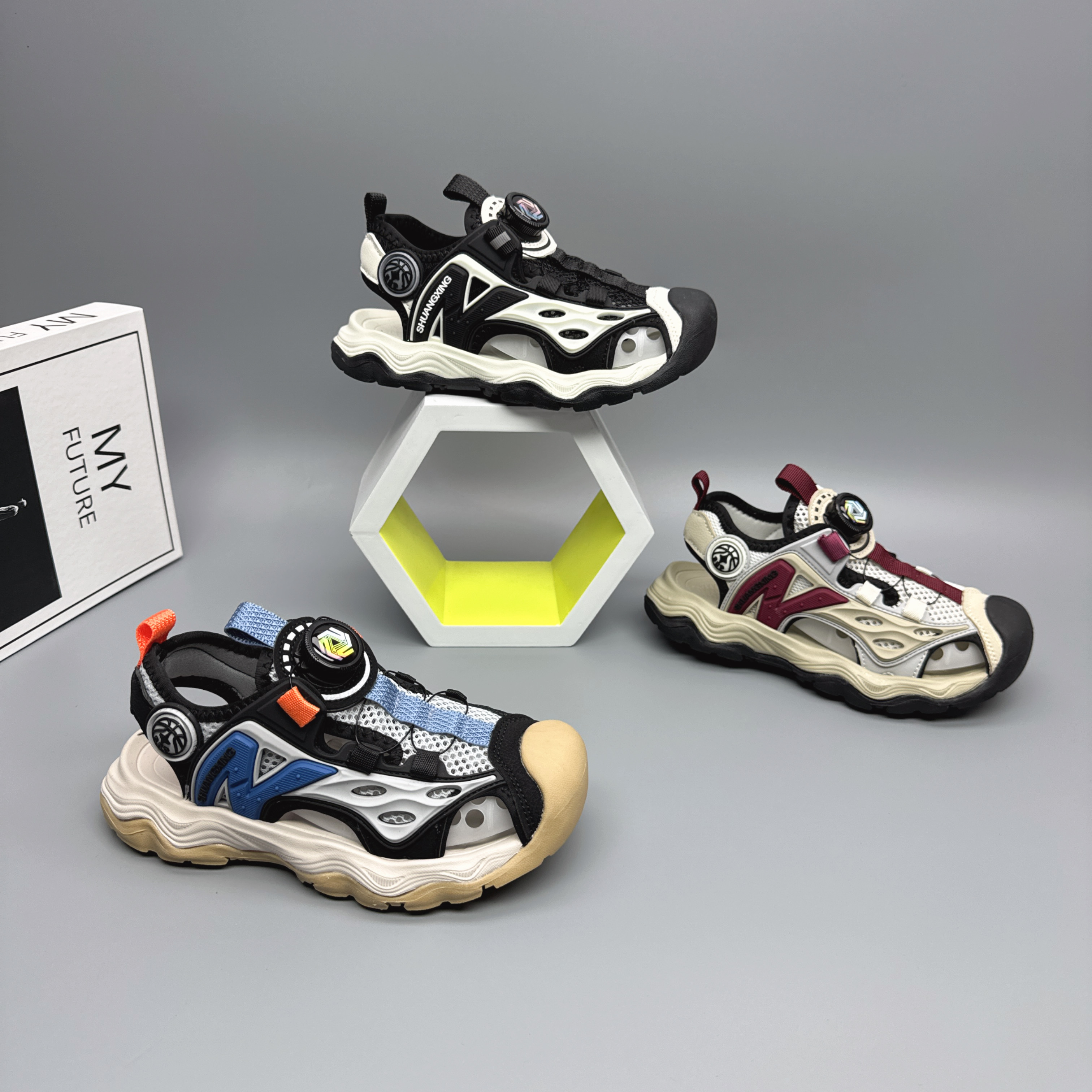 实体软底防滑耐磨运动凉鞋夏季透气网面旋钮包头凉鞋  1385