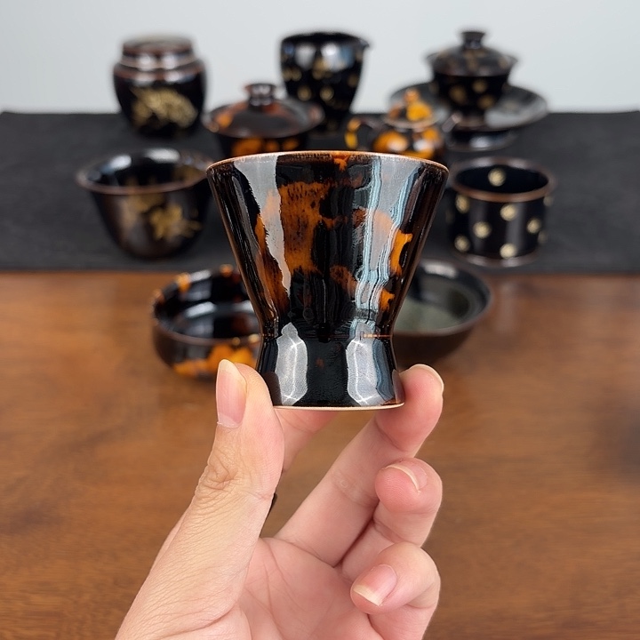 瓷玳瑁釉高足斗笠杯