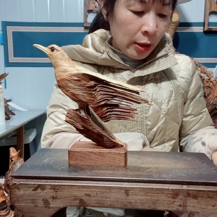 翔***踏百年树的设计风格