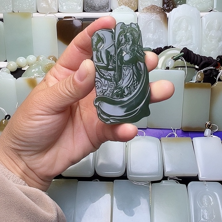 颈饰未镶嵌和田玉