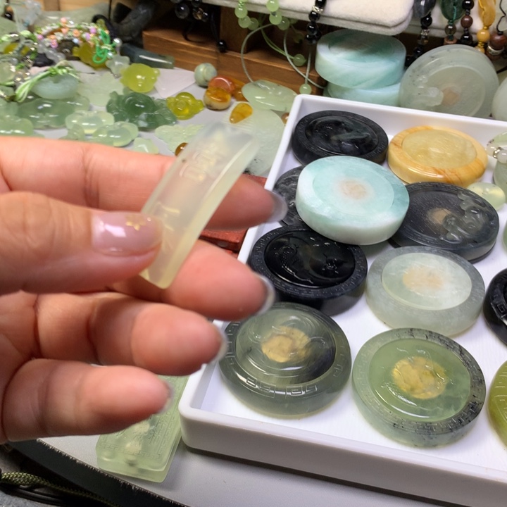 合金蛇纹石玉颈饰