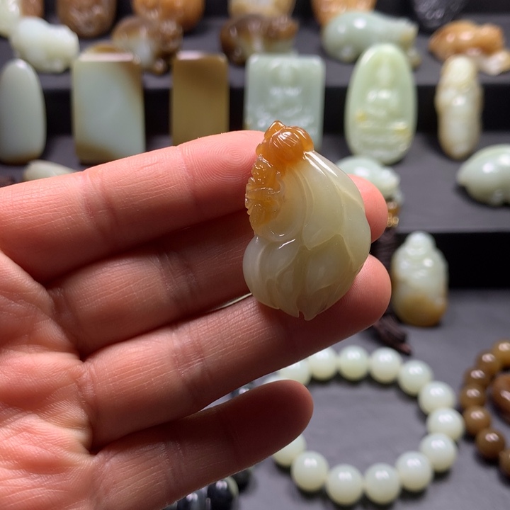 和田玉（糖玉）颈饰未镶嵌