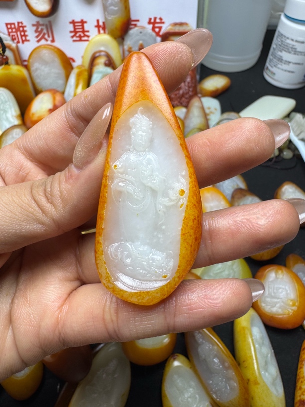 和田玉观音吊坠项链