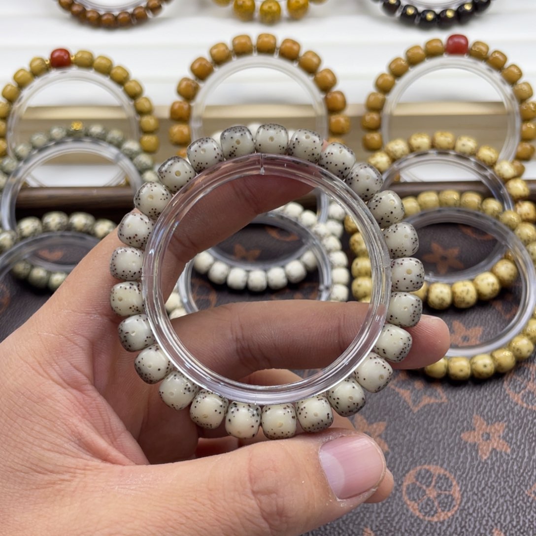 星月菩提吊坠骨瓷白玉化