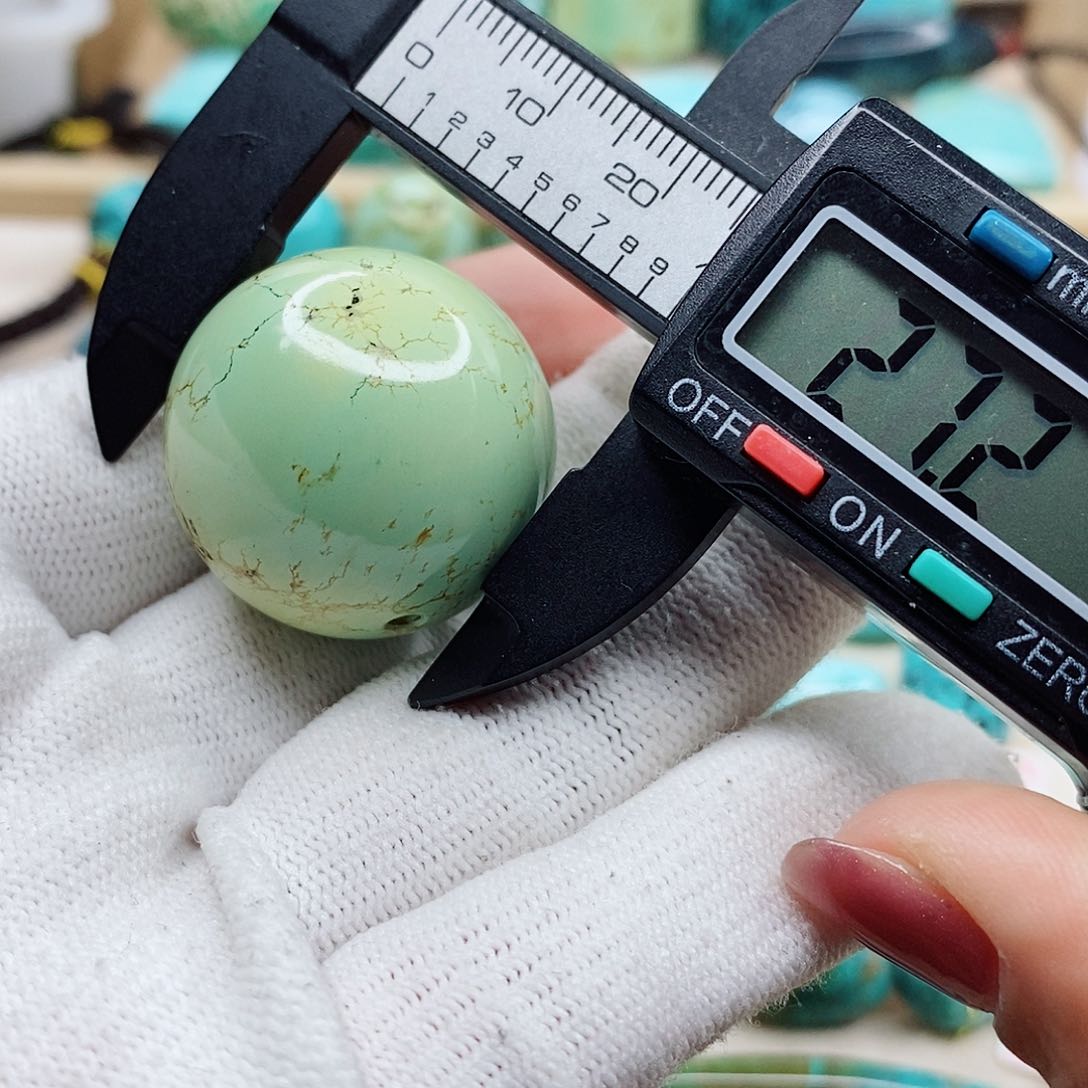 绿松石颈饰未镶嵌