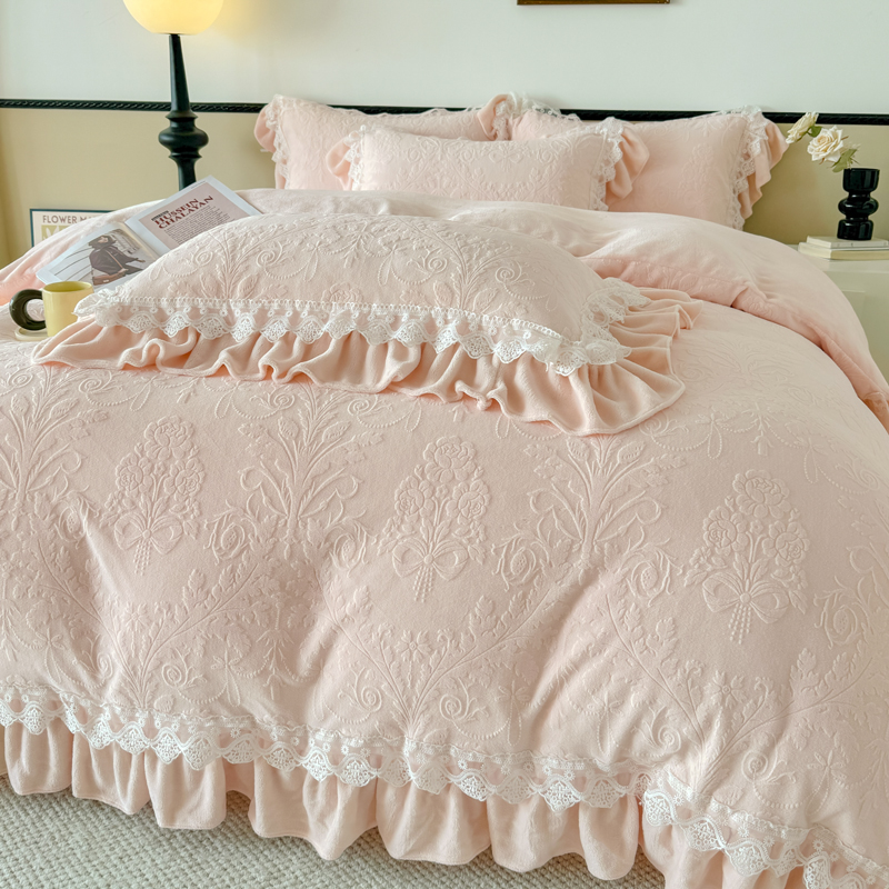 2025新款冬季花边款加厚牛奶绒床上四件套防静电加绒保暖双面雕花