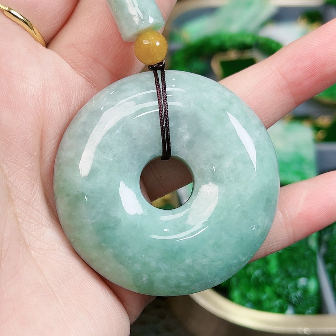 翡翠颈饰未镶嵌吊坠