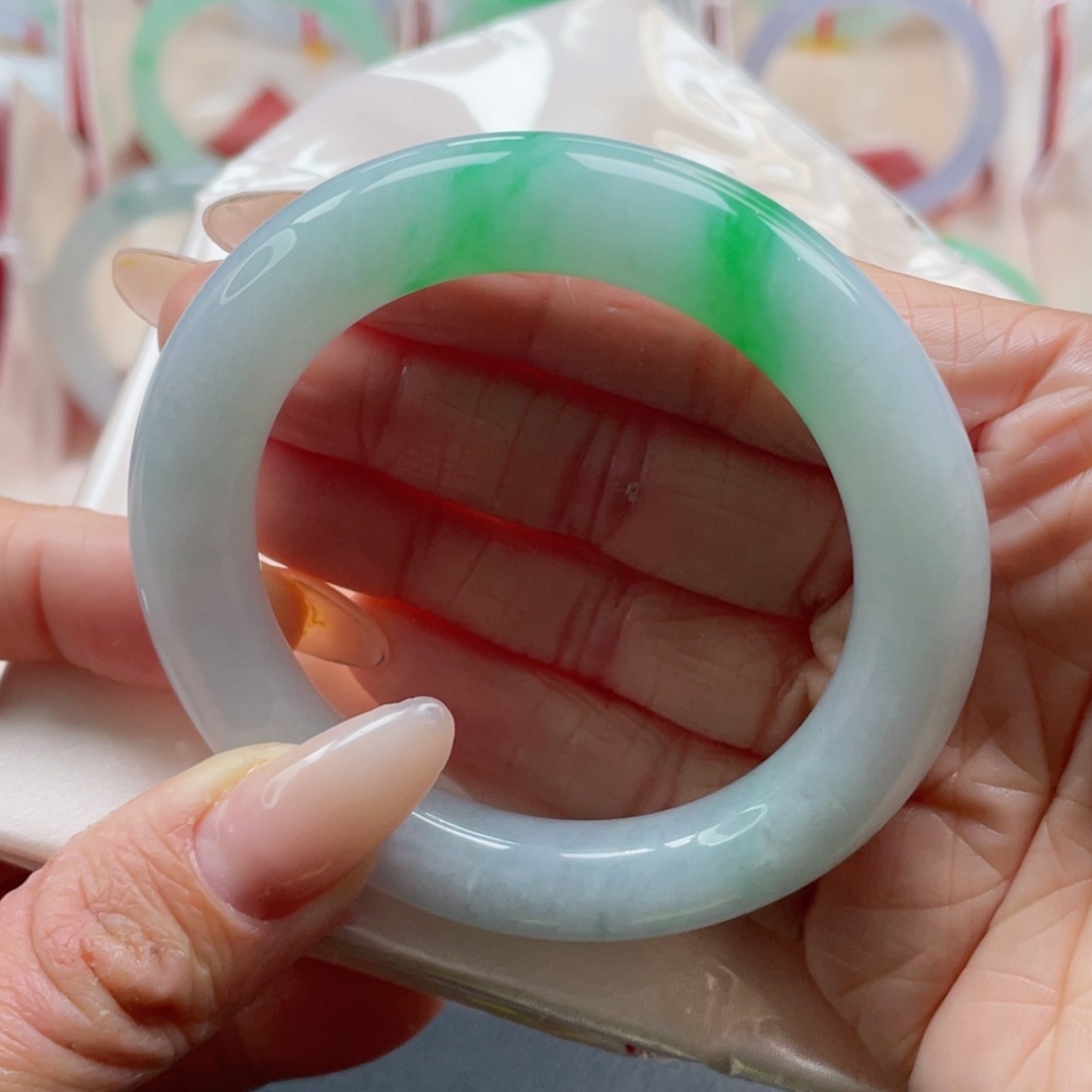 未镶嵌手镯翡翠53.1圈 胖圆条白底青 完美毕业 10号