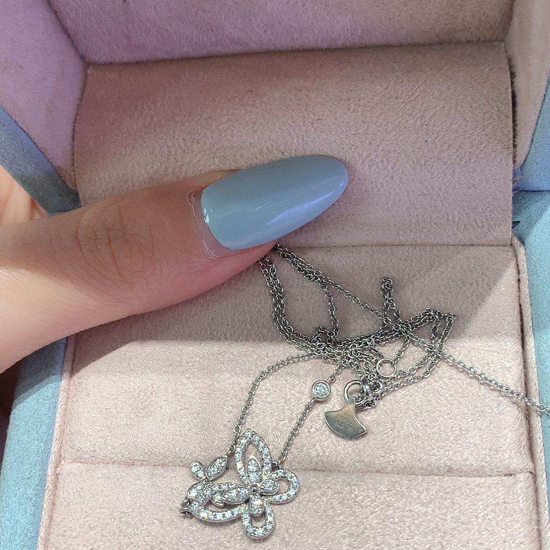 铂Pt950镶嵌颈饰合成钻石