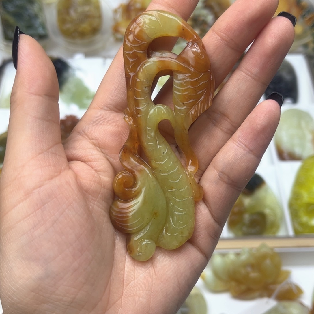 蛇纹石玉颈饰未镶嵌