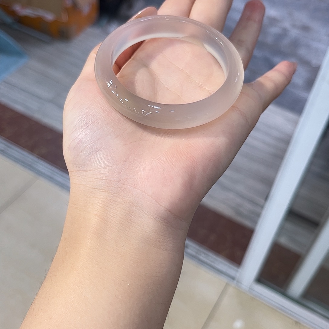 阿***）玛瑙/玉髓未镶嵌手镯不退不换