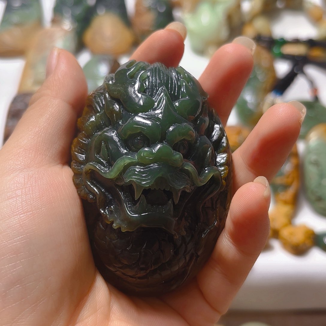 岫岩河磨玉（透闪石质玉）挂件未镶嵌