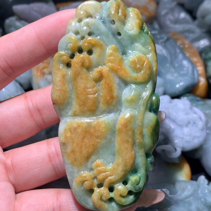 翡翠未镶嵌颈饰保真天然A货翡翠