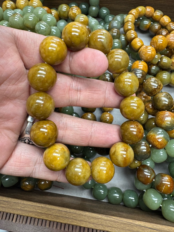 河磨玉透闪石卡14老型珠带皮多样性随机发其一男士女款